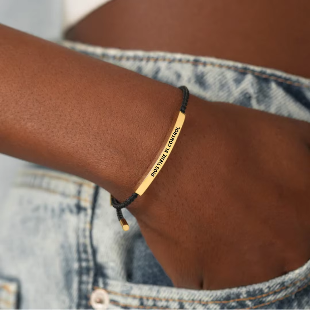 Pulsera “Dios Tiene El Control” – Protección y Fe en Todo Momento