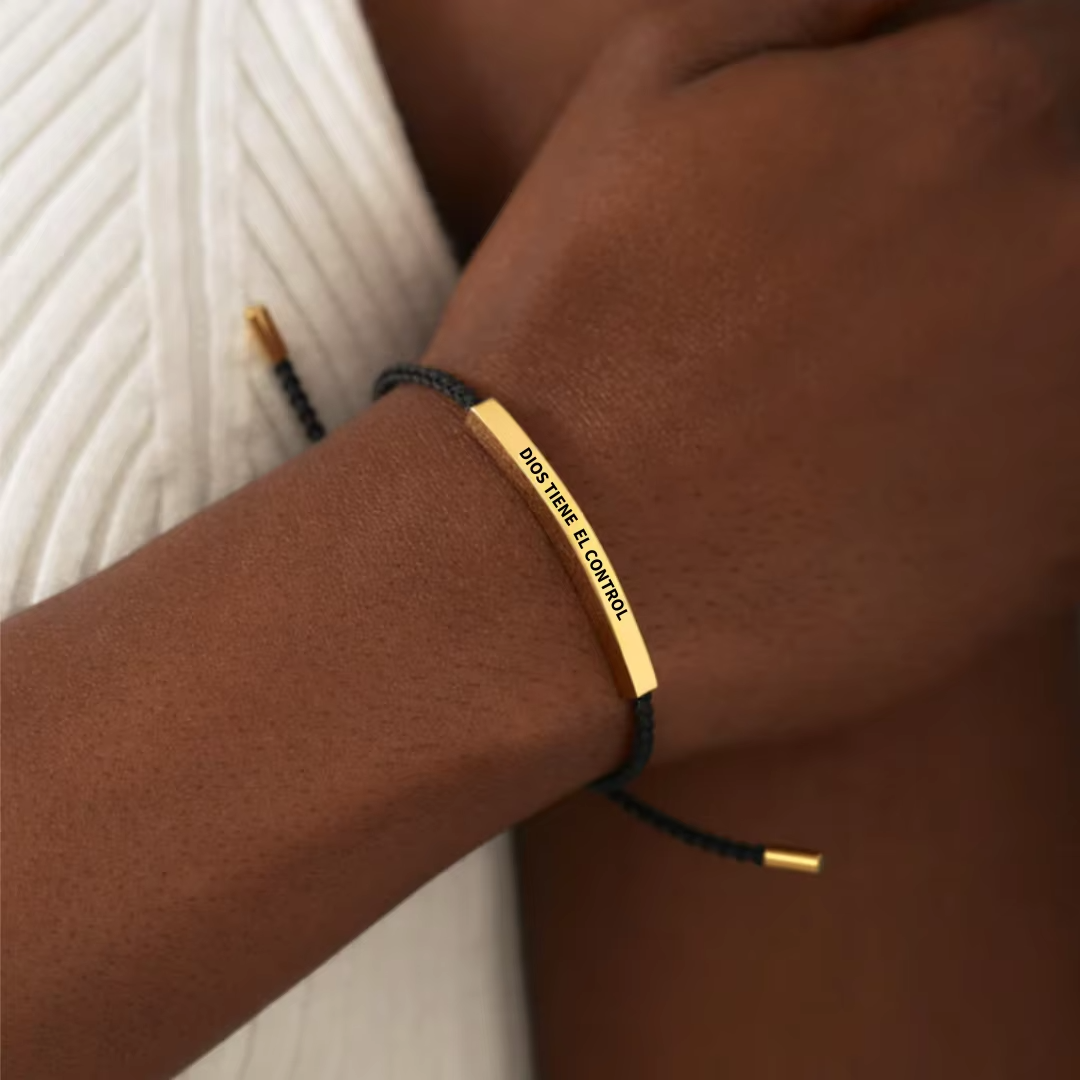 Pulsera “Dios Tiene El Control” – Protección y Fe en Todo Momento